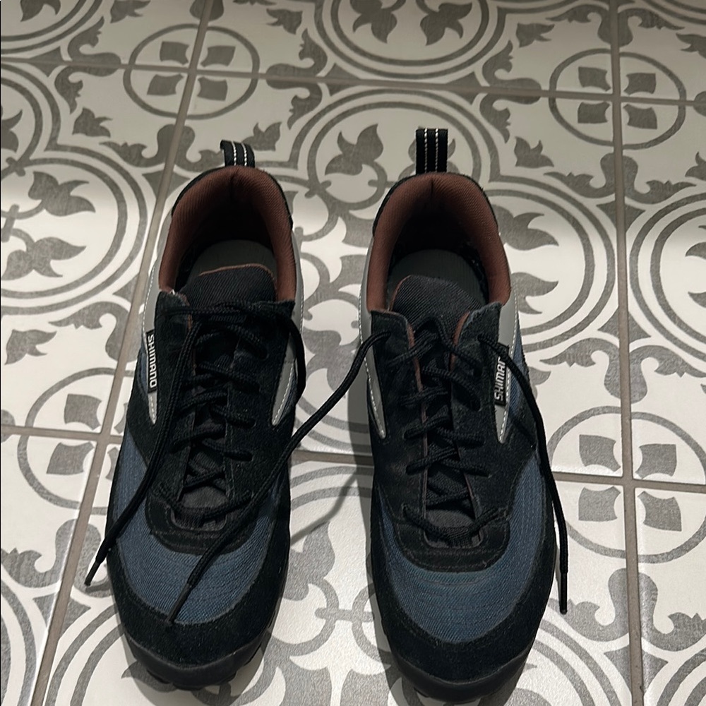 Shimano Women’s Cycling Shoe. Size 42 or 9.5